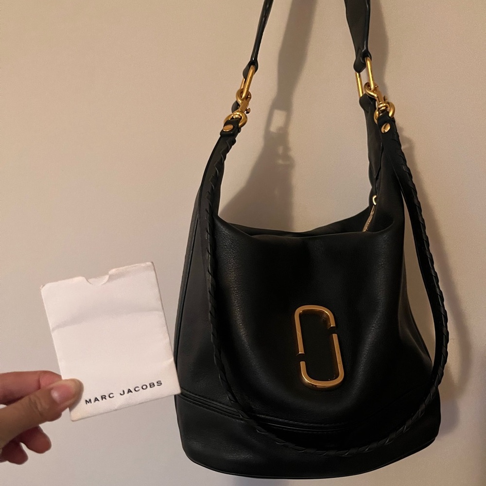 Marc Jacobs Black Leather Shoulder Bag with Gold Hardware